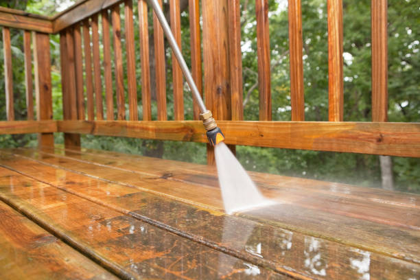 Best Pool Deck Cleaning  in Enetai, WA